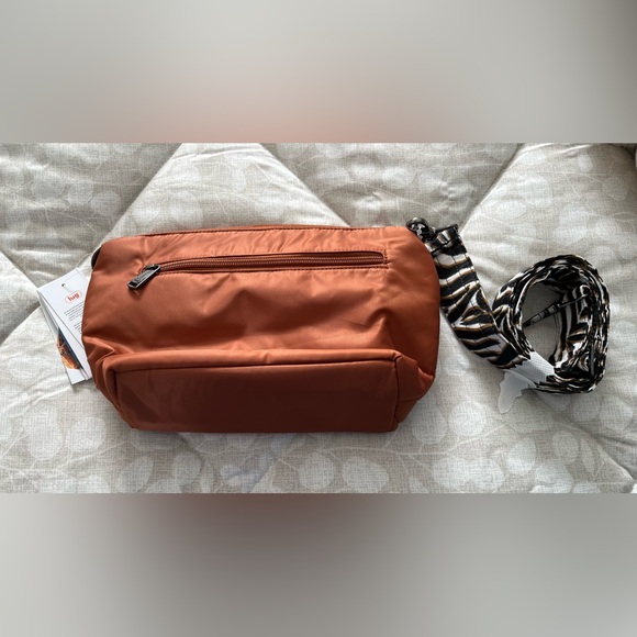 NWT! Lug Flare Crossbody Bag in Copper Brown - Picture 7 of 8